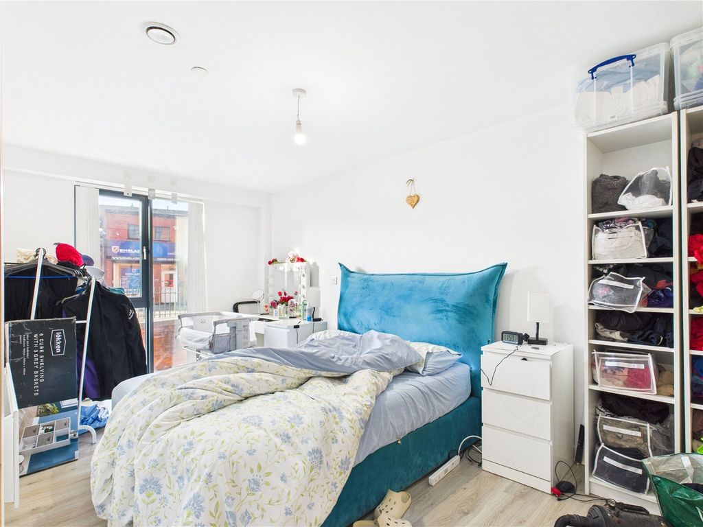 Additional image 4 of 2 bed flat for salePark Green, Macclesfield, Cheshire SK11