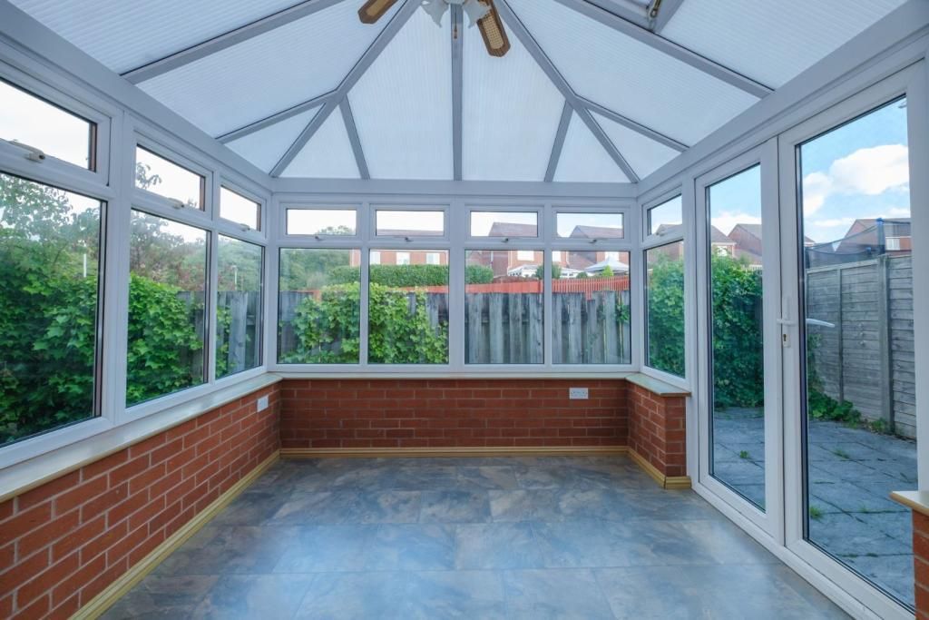 3 bed property for saleTremont Park, Llandrindod Wells LD1 photo 4
