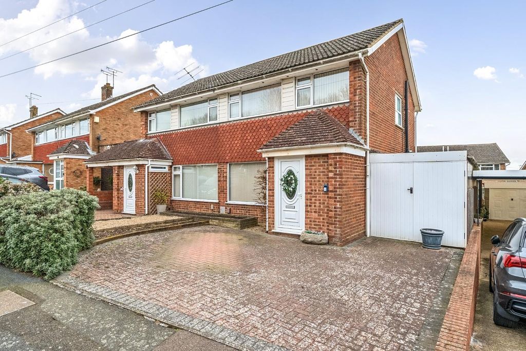 3 bed semi-detached house for saleCradlebridge Drive, Willesborough, Ashford TN24