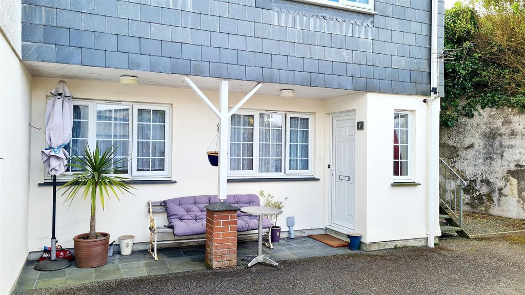 1 bed flat for saleBounsalls Court, Launceston PL15