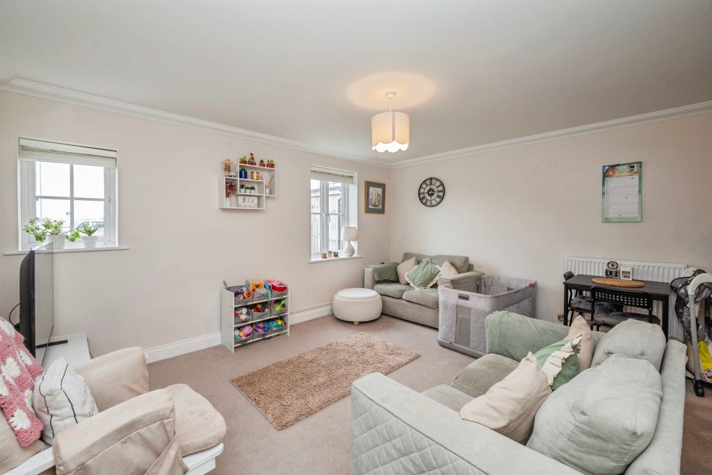 2 bed flat for saleSmedley Close, North Walsham NR28 photo 3
