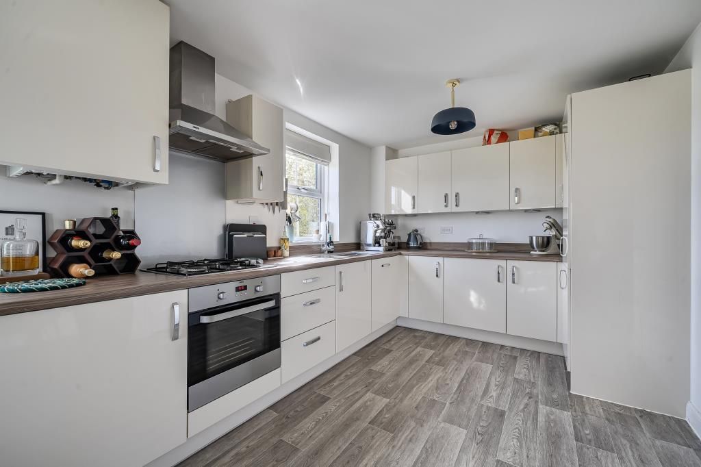 Additional image 4 of 2 bed flat for saleNewbury, Berkshire RG14
