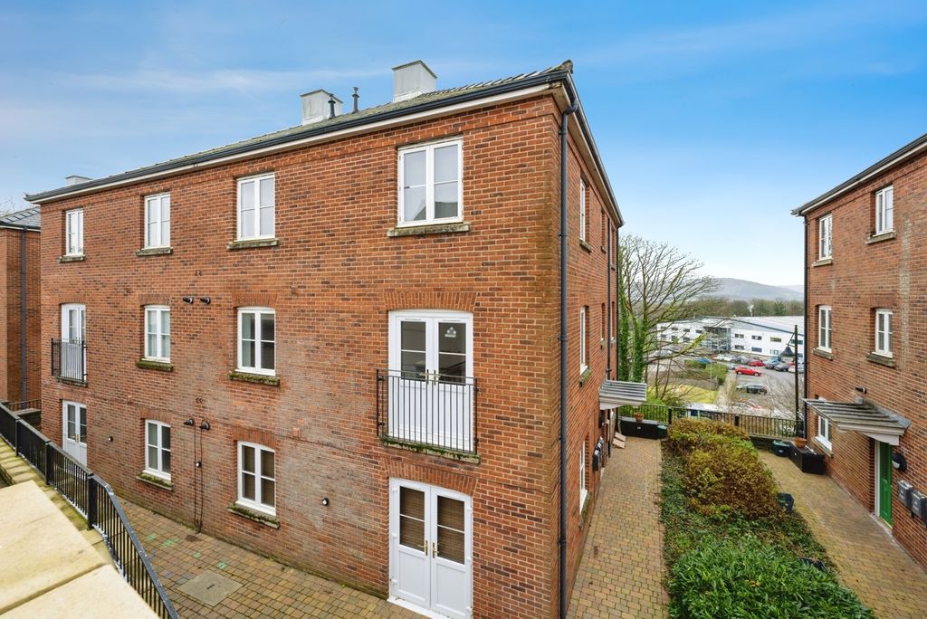 Additional image 13 of 1 bed flat for saleMeadow Bank, Llandarcy, Neath, Neath Port Talbot SA10