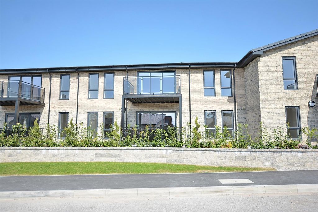1 bed flat for saleSandringham Manor, Apartment 15, The Grange, Mansfield NG18