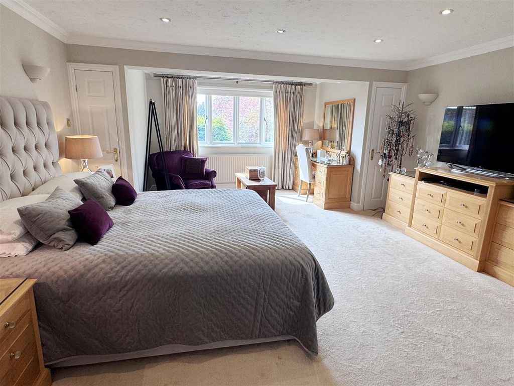 Additional image 23 of 6 bed detached house for saleBickleigh Ridge, Yew Gate, Newbury RG14