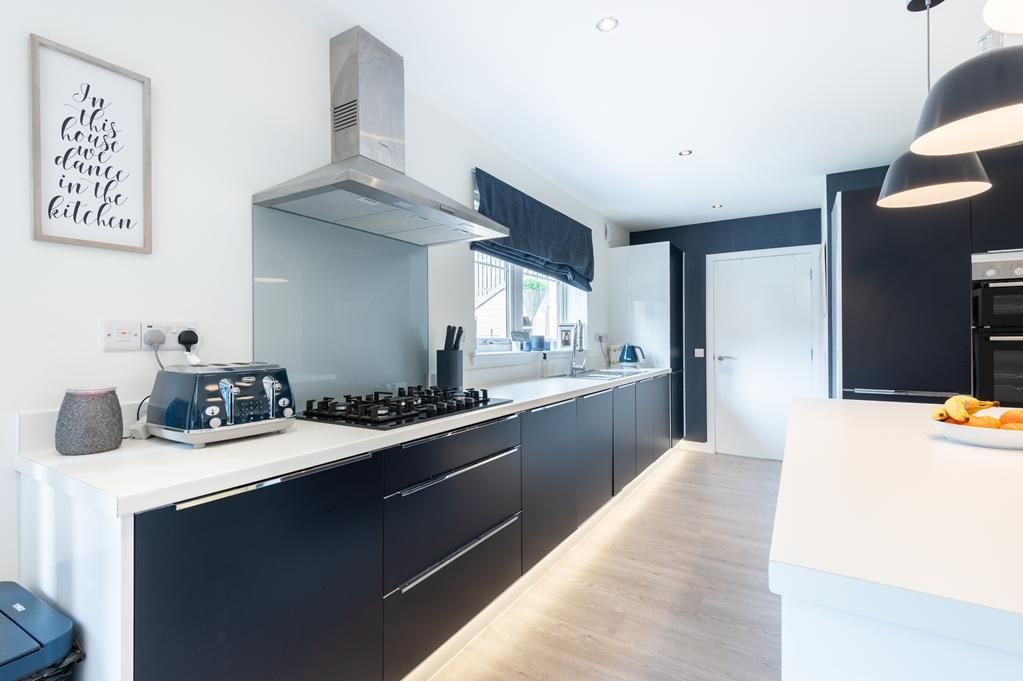 5 bed detached house for saleLaw View, Leven KY8 photo 5
