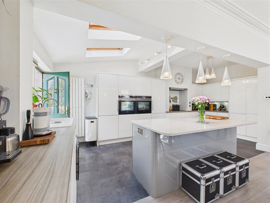 Additional image 7 of 4 bed semi-detached house for saleFerriby High Road, North Ferriby HU14