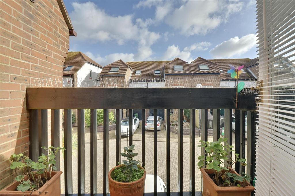 Additional image 30 of 4 bed town house for saleBroad Street, Old Portsmouth, Hampshire PO1