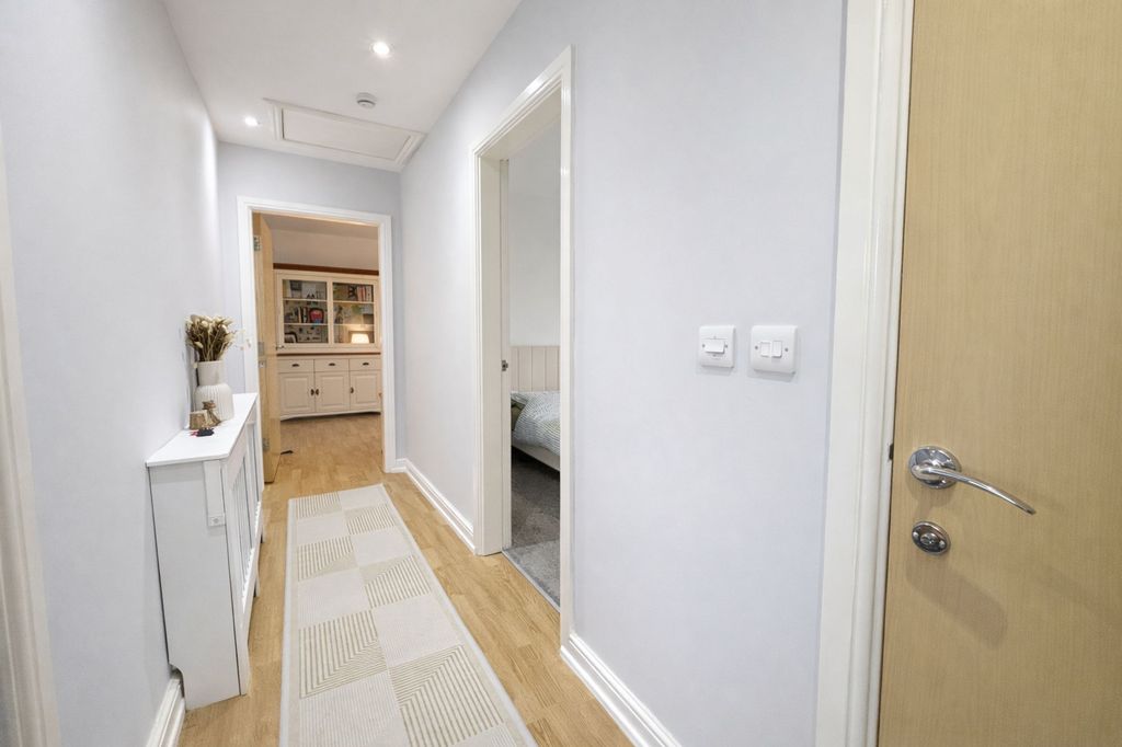 2 bed flat for saleDelph Drive, Burscough L40 photo 5