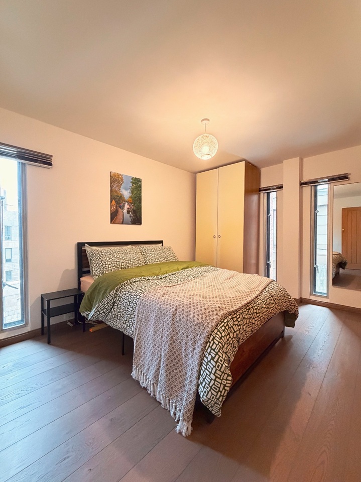 2 Bed Flat, Upper Thames Street, EC4V, N1 7GU photo 2