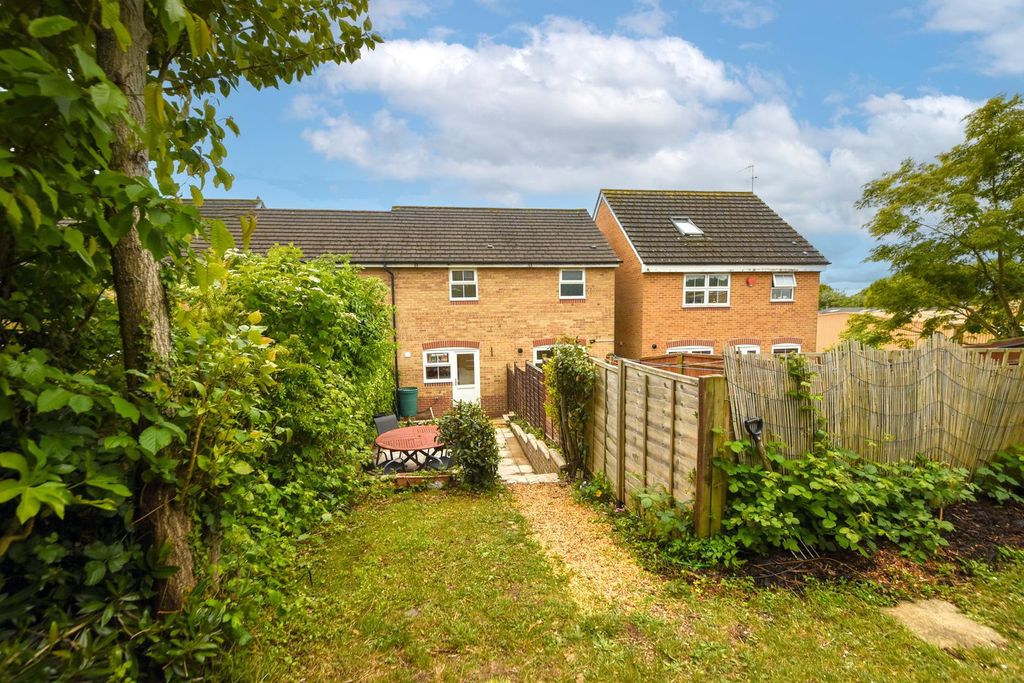 Additional image 12 of 1 bed terraced house for saleHarrington Close, Newbury RG14
