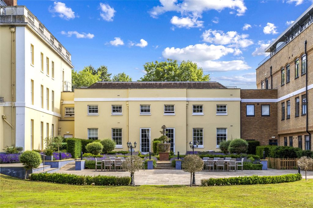 Additional image 16 of 2 bed flat for saleWesthorpe House, Marlow, Buckinghamshire SL7
