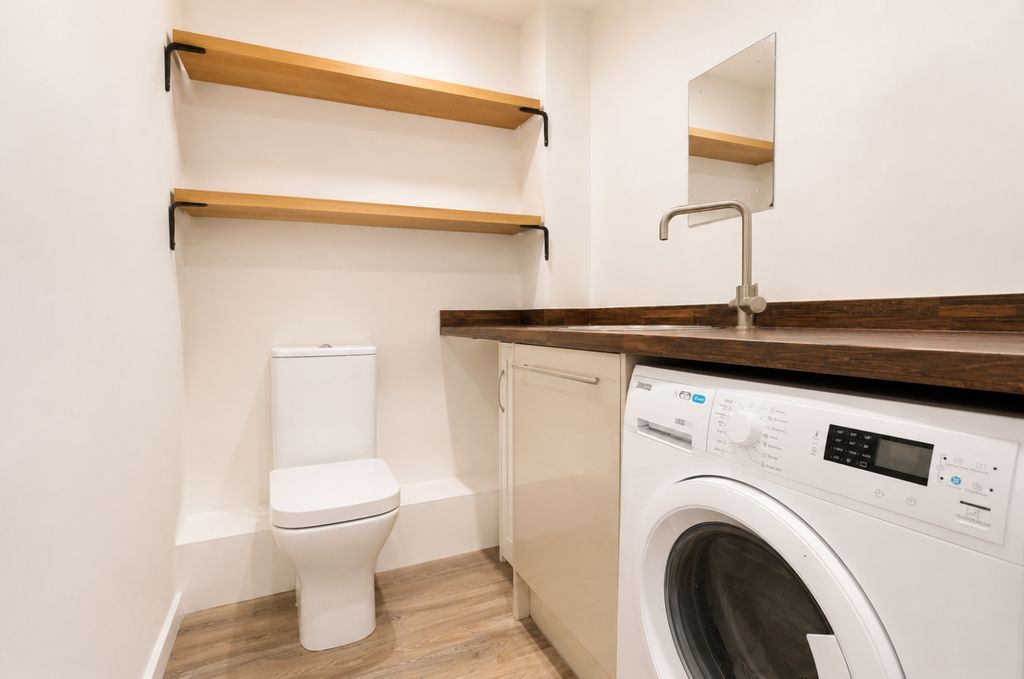 Additional image 6 of 2 bed flat for saleThe Yard, Lostwithiel, Cornwall PL22