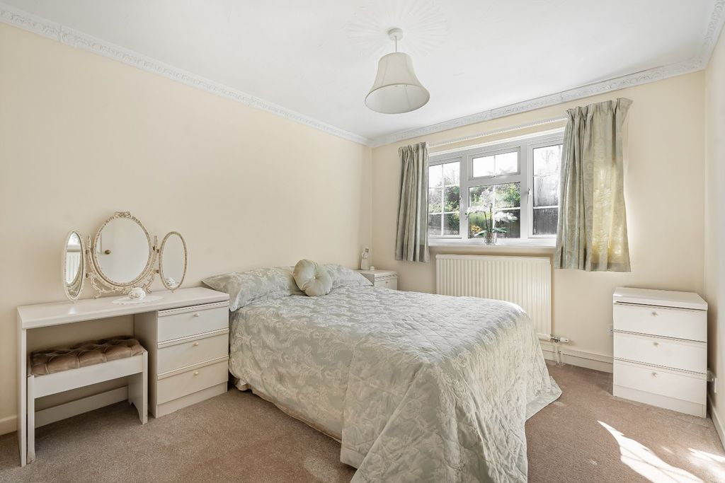 Additional image 6 of 3 bed bungalow for saleBriary Road, Lechlade, Gloucestershire GL7