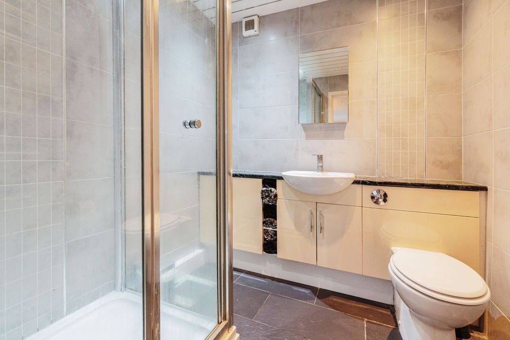 Additional image 11 of 2 bed flat for saleSouth Promenade, Lytham St. Annes, Lancashire FY8