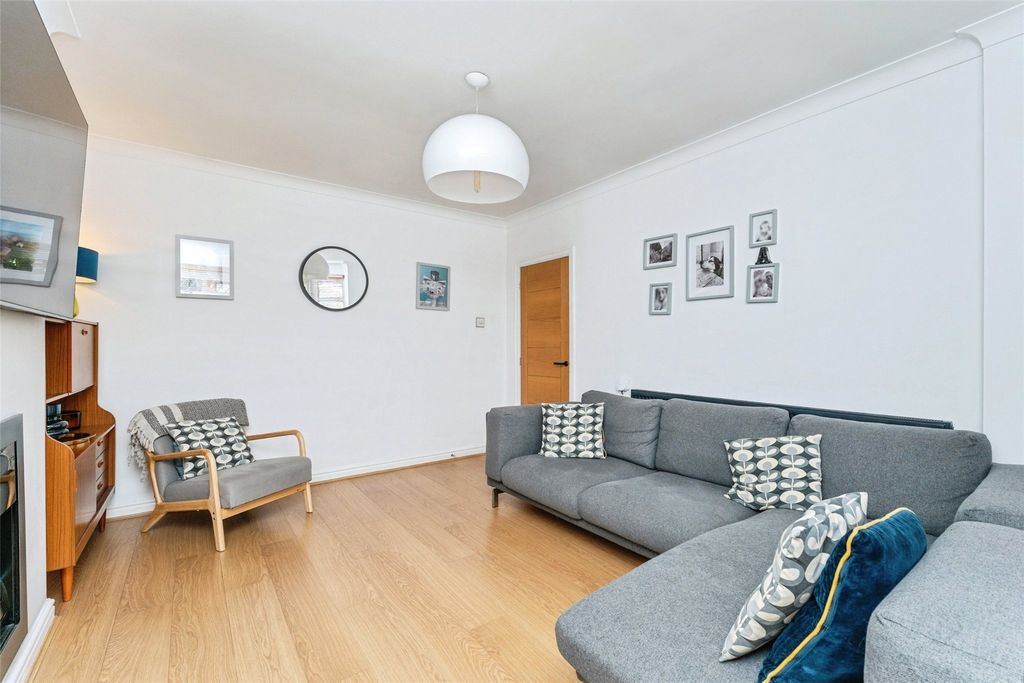 Additional image 6 of 3 bed semi-detached house for saleAbbots Way, Neston, Cheshire CH64