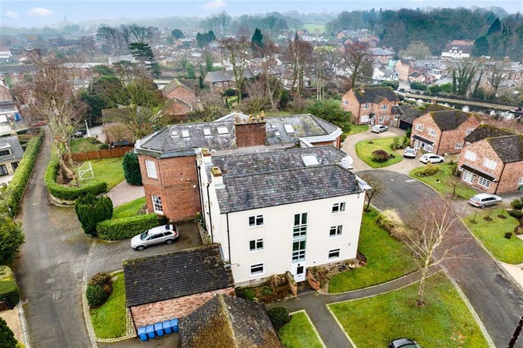 2 bed flat for saleMillbank, Lymm WA13