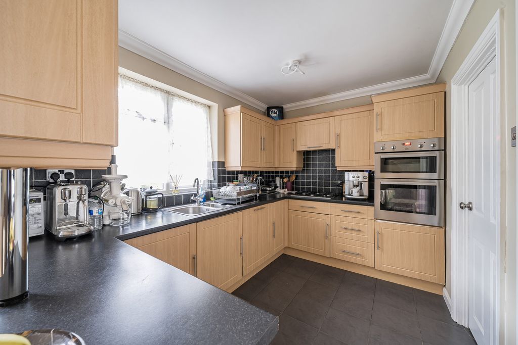 Additional image 9 of 6 bed end terrace house for saleRushdene Crescent, Northolt UB5