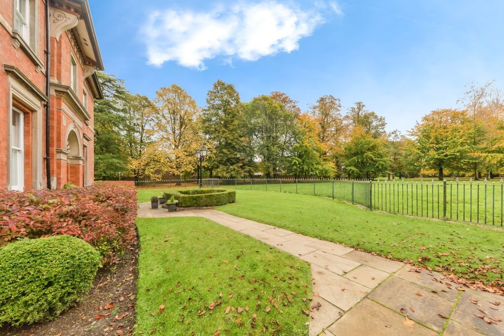 Additional image 11 of 2 bed flat for saleBlandford Drive, Macclesfield, Cheshire SK11