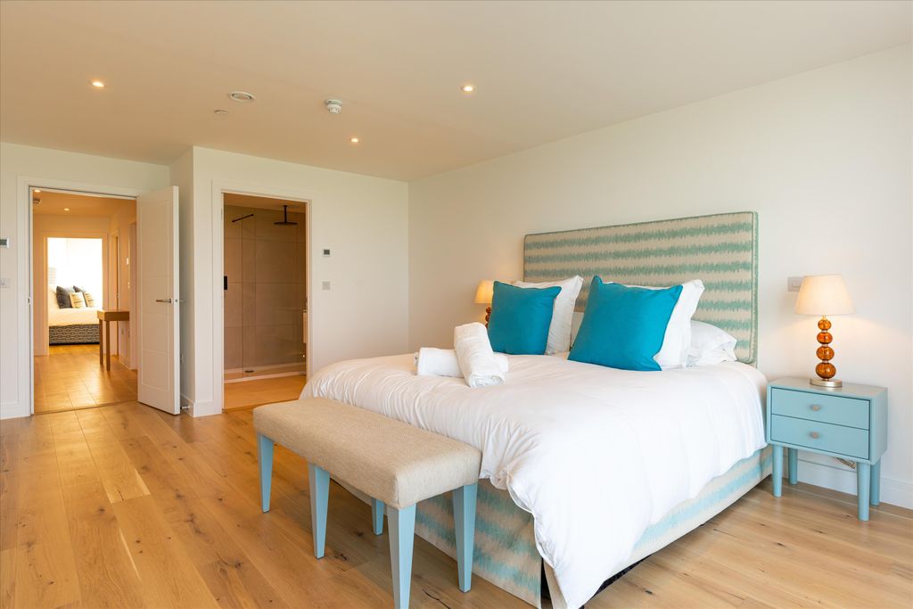 Additional image 9 of 2 bed flat for saleTrebarwith Crescent, Newquay, Cornwall TR7
