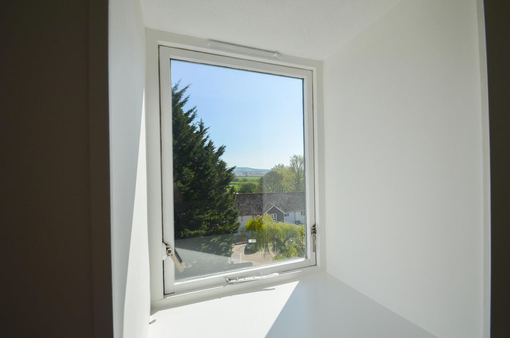 Additional image 8 of 2 bed flat for saleLower Street, Pulborough RH20