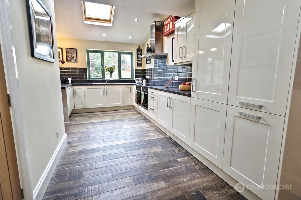 Additional image 13 of 4 bed detached house for saleMilby Drive, St Nicolas Park, Nuneaton CV11