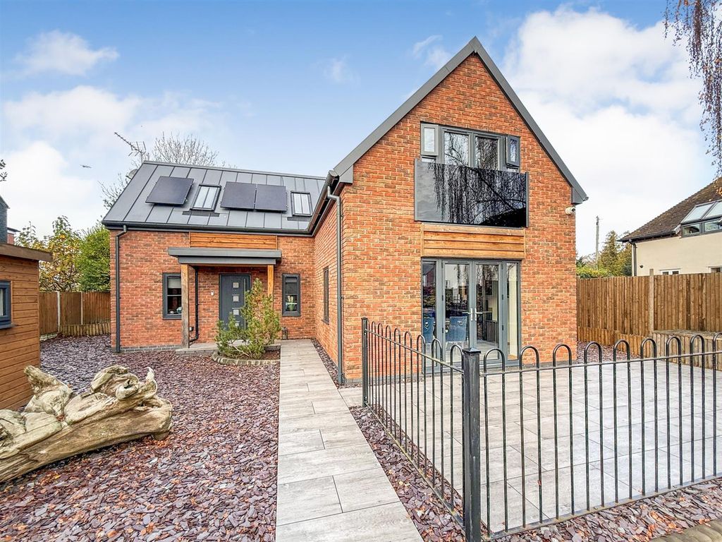 4 bed detached house for salePenson Walls, Off Park Avenue, Oswestry SY11