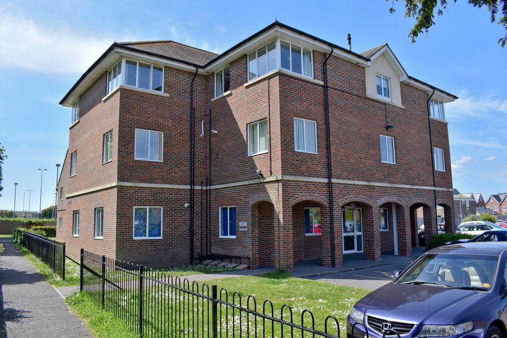 Additional image 9 of 2 bed flat for saleAvenue Road, Lymington, Lymington SO41