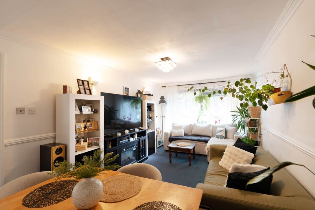 Additional image 4 of 2 bed maisonette for saleSussex Close, New Malden KT3
