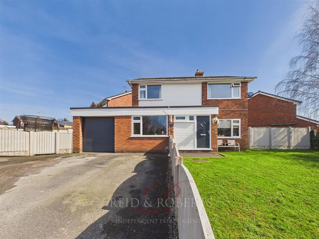 4 bed detached house for saleFfordd Pentre, Mold CH7