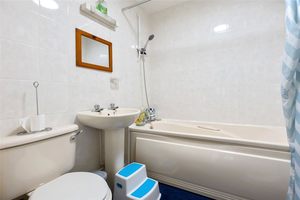 Additional image 13 of 2 bed flat for saleMarlin Court, 32 Brighton Road, Lancing, West Sussex BN15