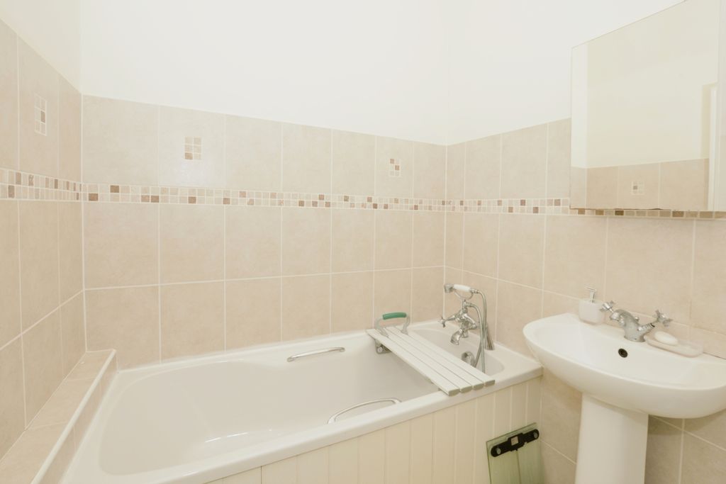 Additional image 9 of 2 bed flat for saleDymchurch Road, New Romney TN28