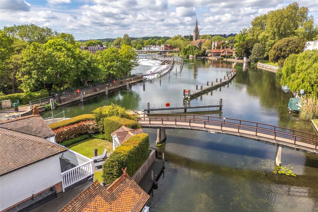 Additional image 18 of 4 bed detached house for saleMill Road, Marlow, Buckinghamshire SL7