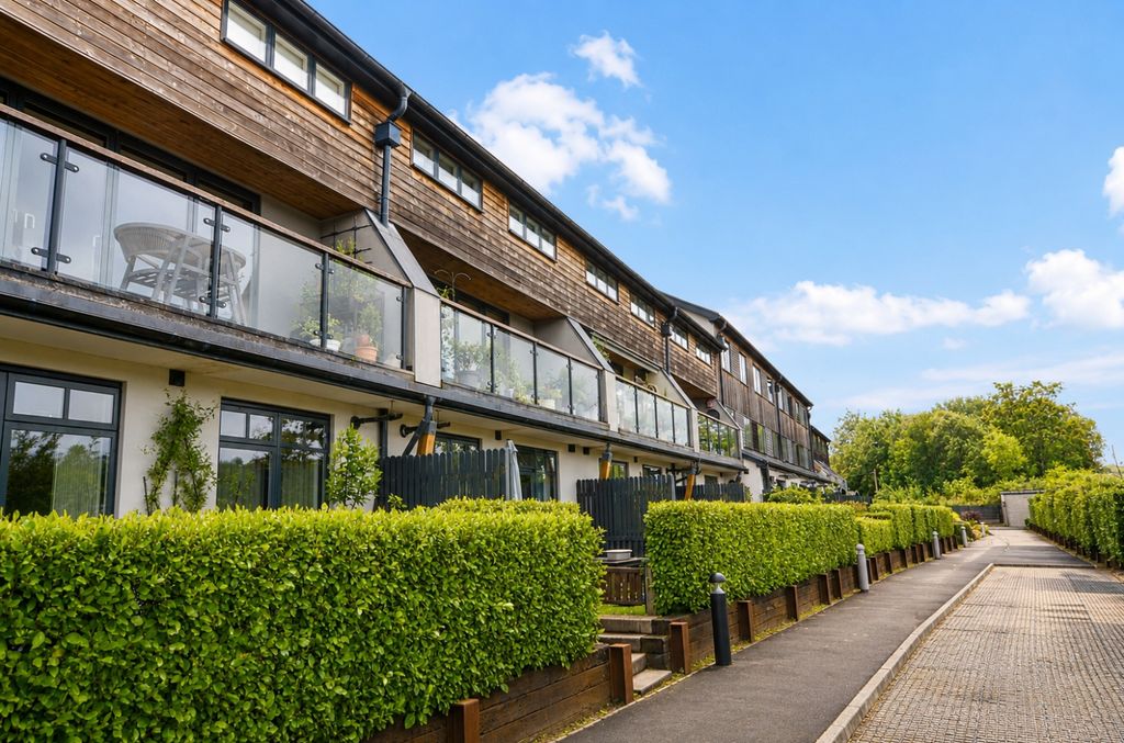 2 bed flat for saleThe Yard, Lostwithiel, Cornwall PL22