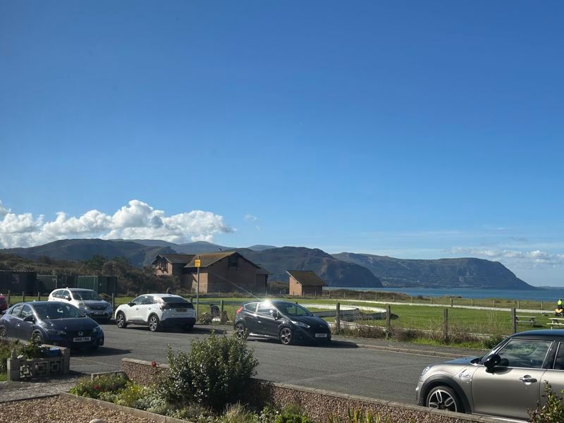 2 bed flat for saleTrinity Crescent, West Shore, Llandudno LL30 photo 2