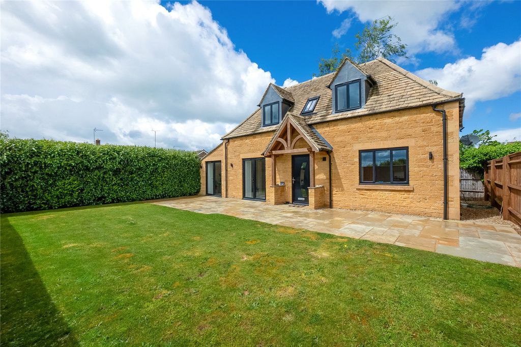 2 bed country house for saleEvenlode Road, Moreton-In-Marsh, Gloucestershire GL56