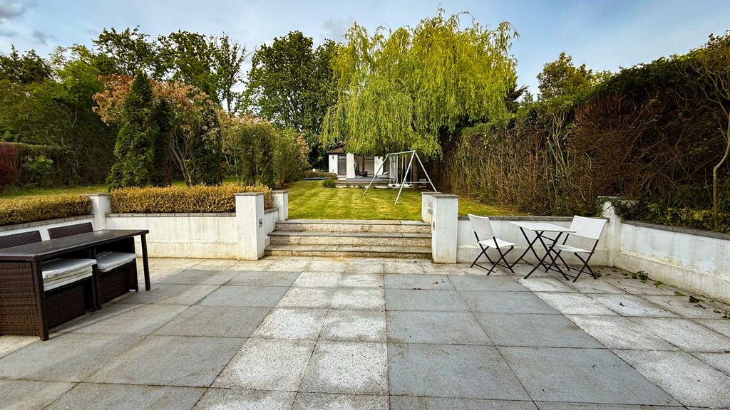 Additional image 10 of 5 bed detached house for saleHeath Drive, Potters Bar, Hertfordshire EN6