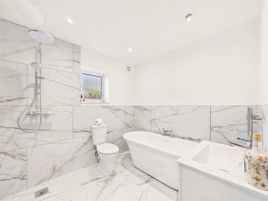 Additional image 19 of 4 bed detached house for saleParklands Drive, North Ferriby HU14