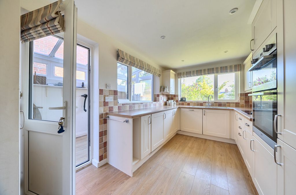 Additional image 7 of 3 bed chalet for sale3 Orchard Way, Midhurst GU29