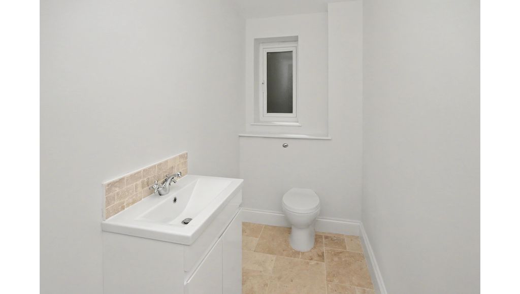 Additional image 10 of 4 bed property for saleOrchard House, 6 The Highlands, Exning, Newmarket, Suffolk CB8