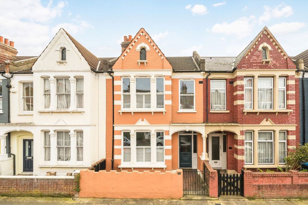 3 bed property for saleBruce Road, Tooting CR4