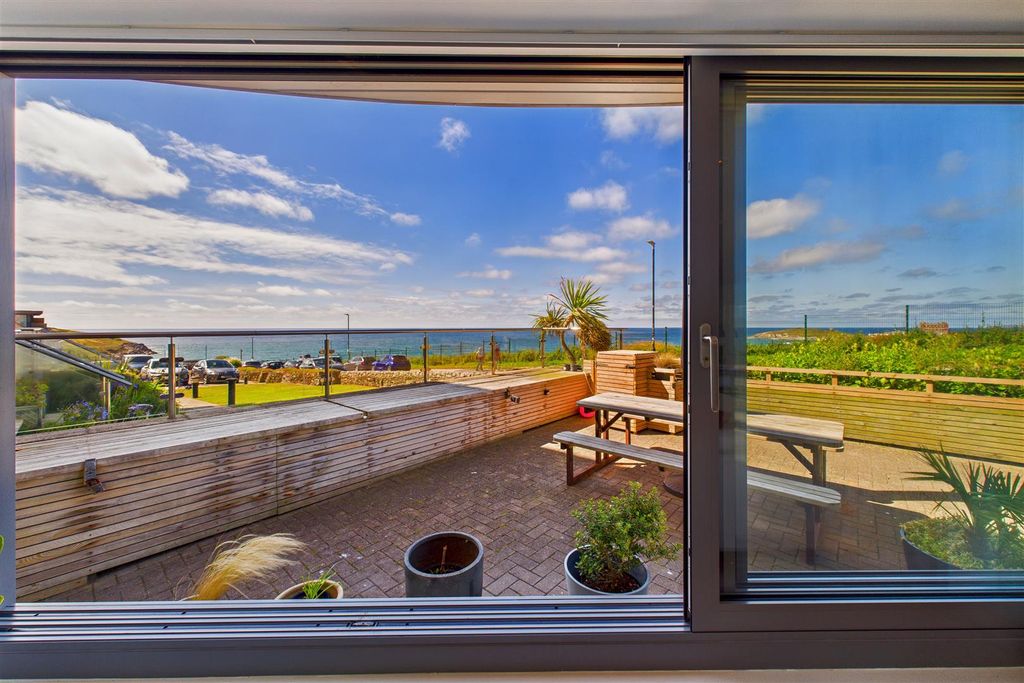 3 bed flat for saleEsplanade Road, Newquay TR7