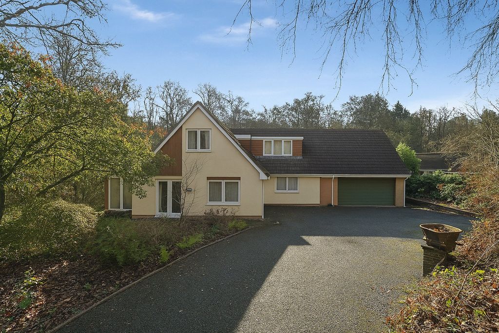 5 bed bungalow for saleBroadoak Close, West Hill, Ottery St. Mary, Devon EX11