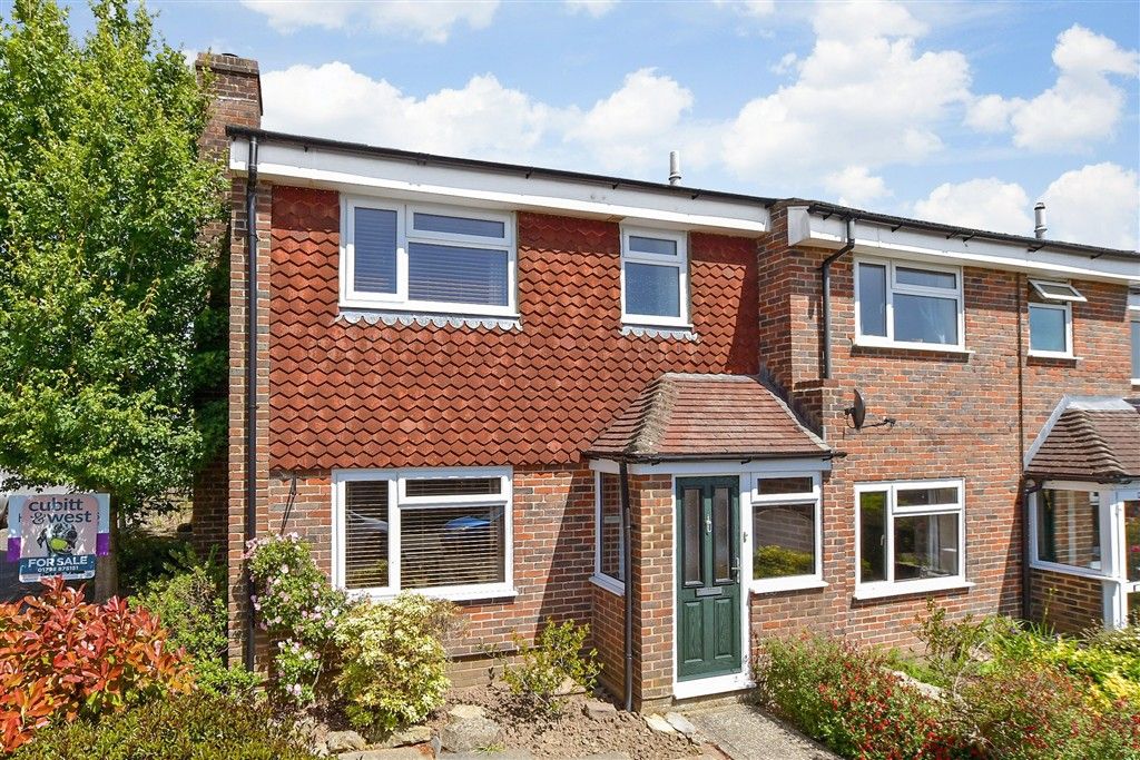 3 bed semi-detached house for saleMeadow Way, Petworth, West Sussex GU28