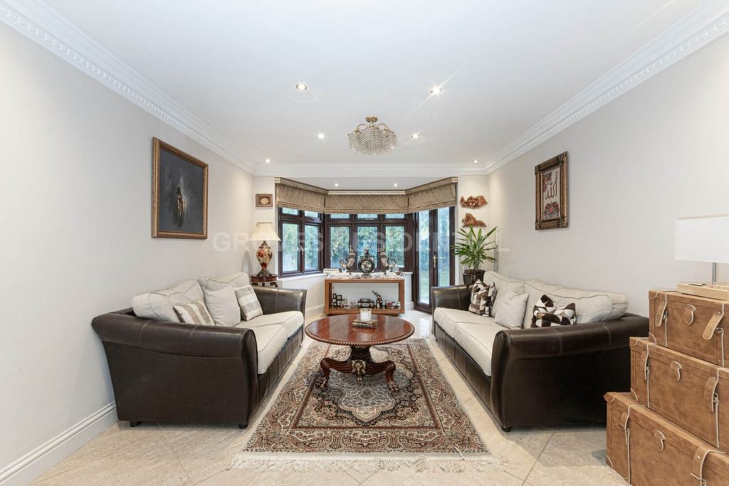 Additional image 3 of 3 bed semi-detached house for saleBeechcroft Avenue, New Malden KT3
