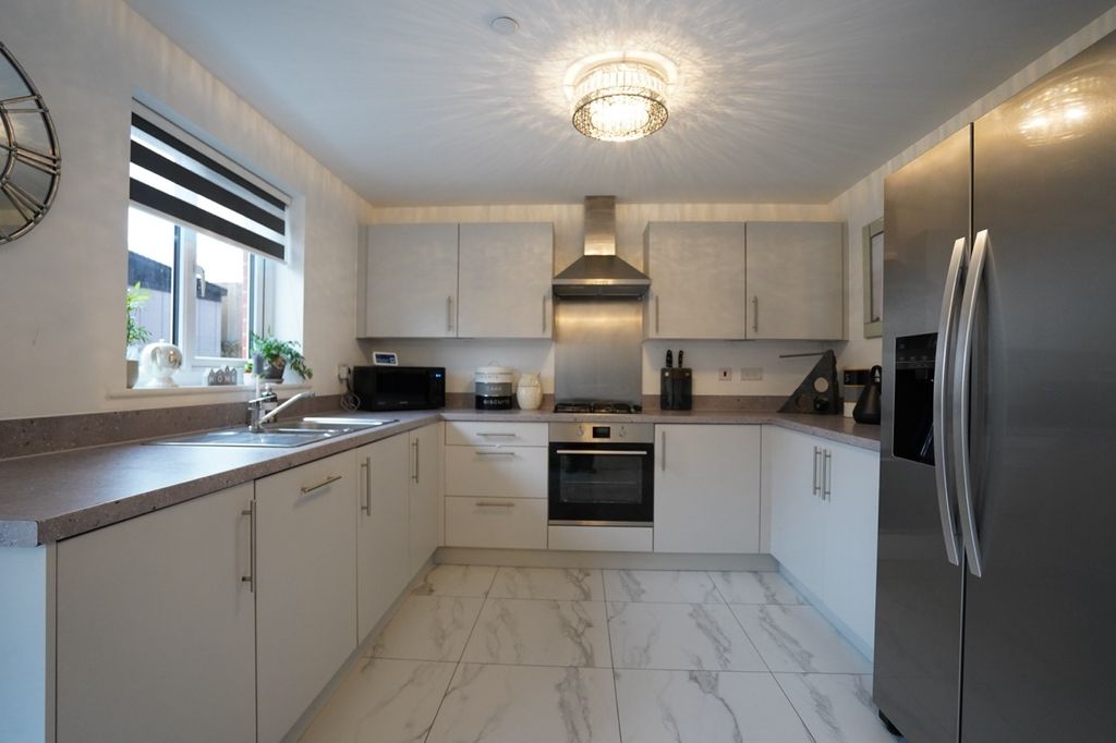 Additional image 4 of 4 bed detached house for saleHeol Y Gylfinir, Llanilid, Pontyclun CF72
