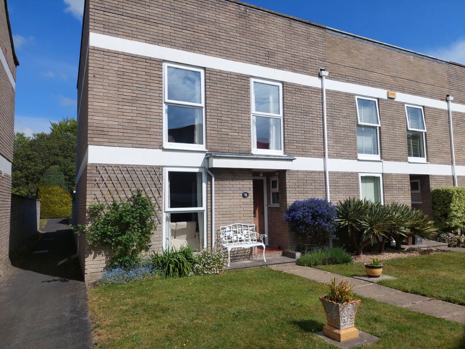 3 bed end terrace house for saleKingston Park, Lymington SO41
