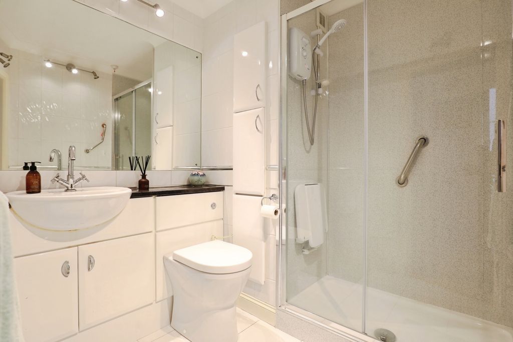 Additional image 4 of 2 bed flat for saleTabley Road, Knutsford, Cheshire WA16