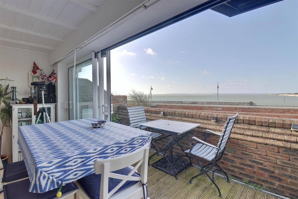 Additional image 19 of 4 bed town house for saleBroad Street, Old Portsmouth, Hampshire PO1