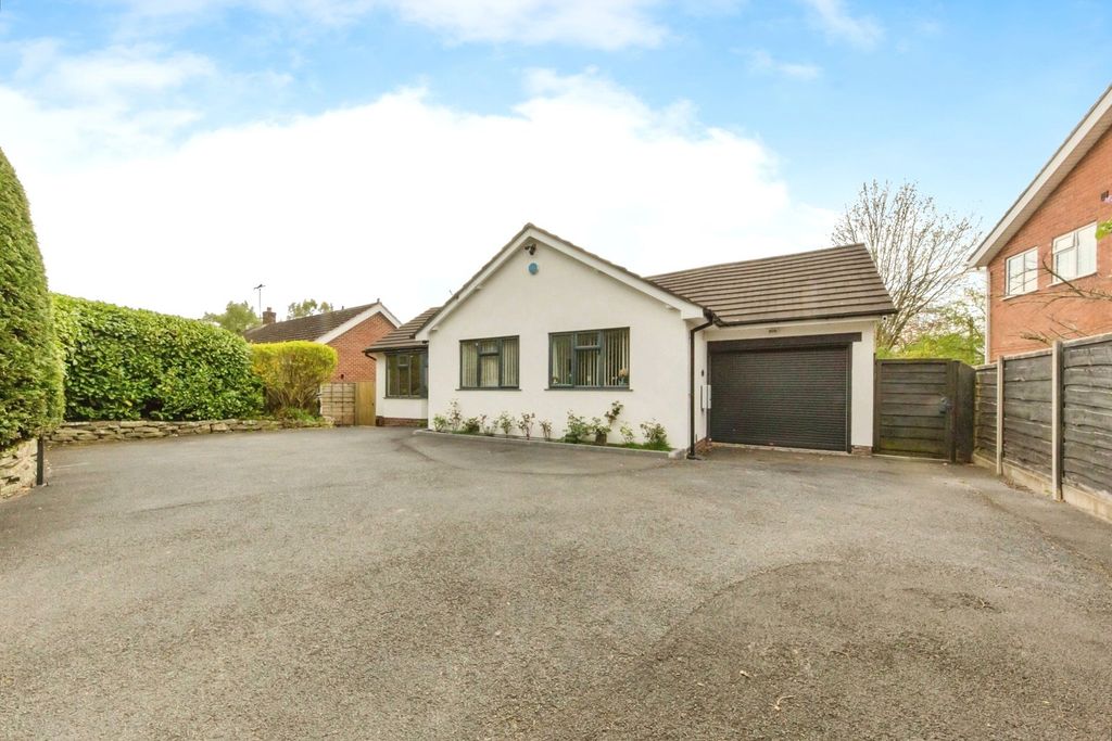 4 bed bungalow for salePriory Lane, Macclesfield, Cheshire SK10